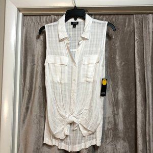 NWT Tie Front Top with camp style pockets.